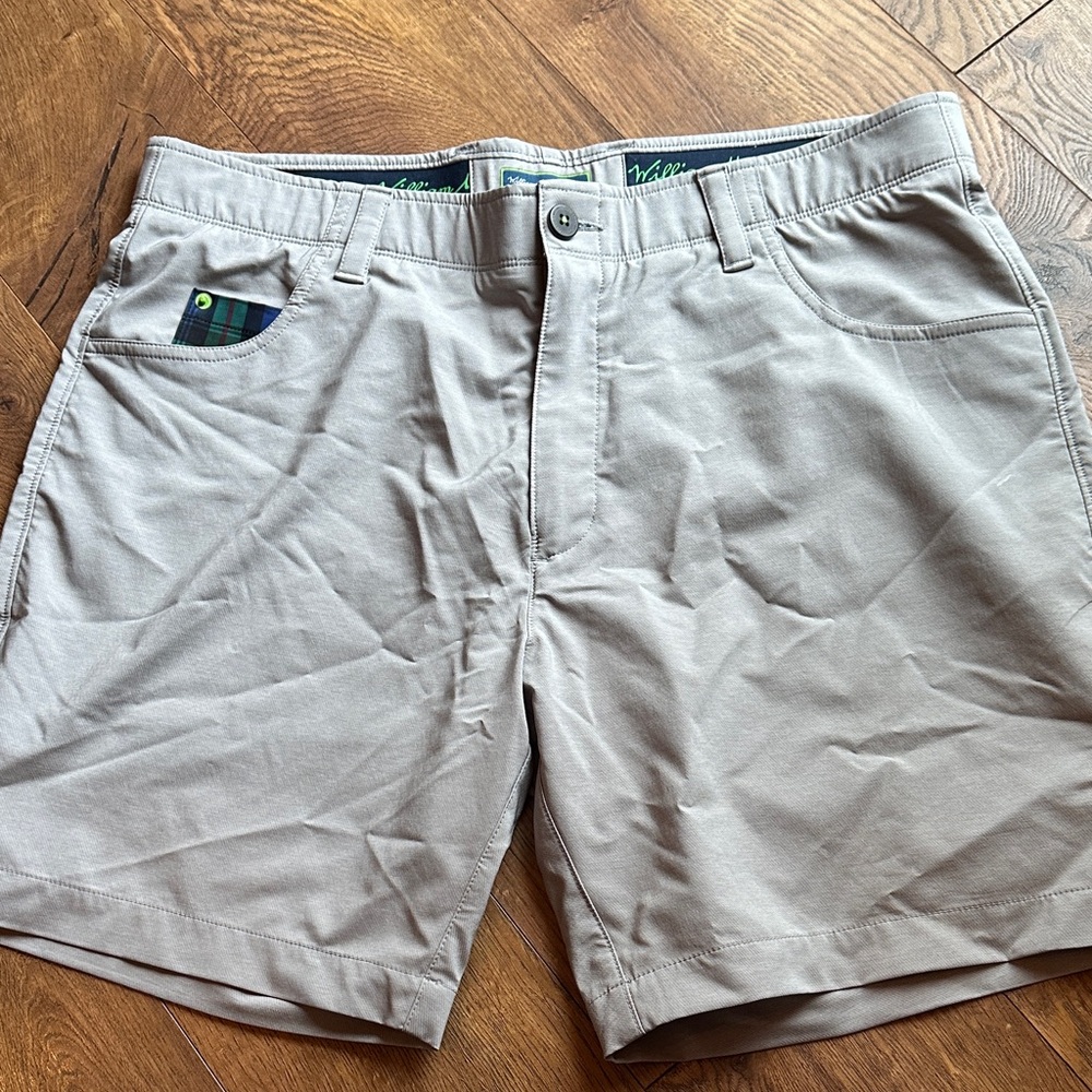 NWOT William Murray Golf 7” Short Straight Fit Light Gray